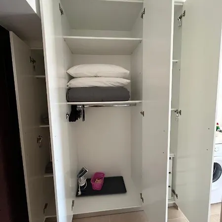 Papho's Mare Apts Пафос