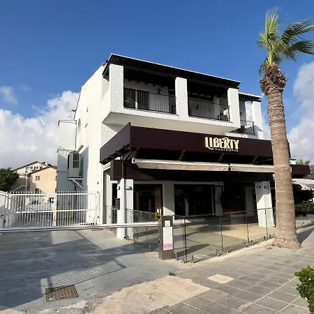 Papho's Mare Apts דירה *